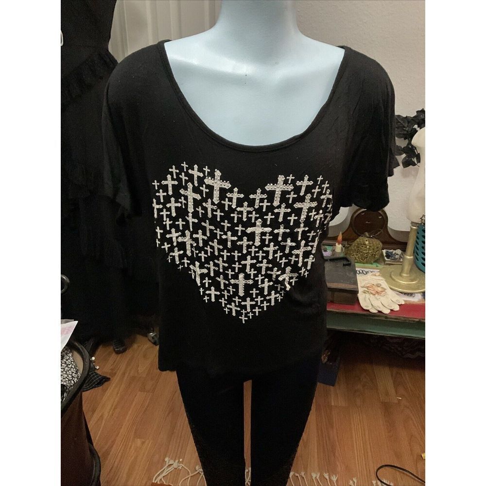 LADIES BEADES CROSSES - HEART VINTAGE SHIRT MEDIUM Love J,